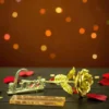 gold-rose-and-love-stand-holder-details