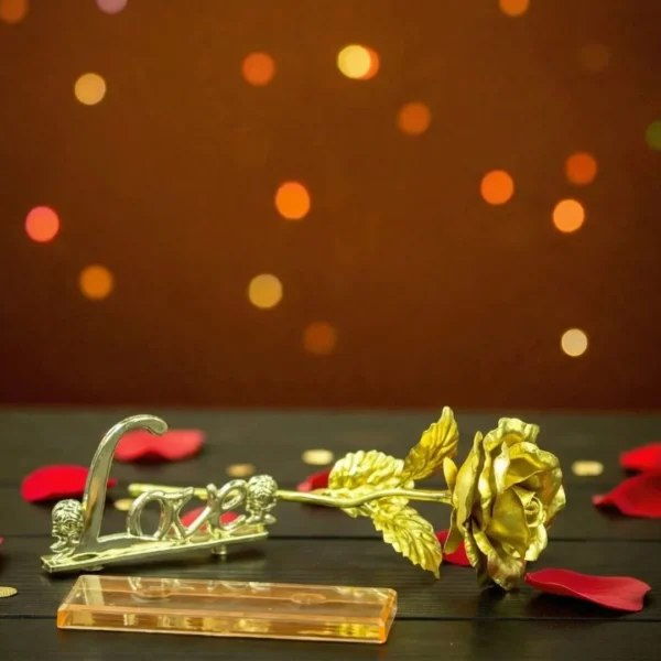gold-rose-and-love-stand-holder-details
